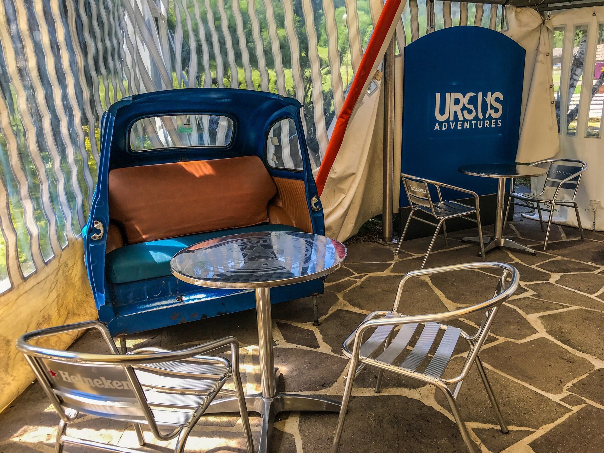 Area relax al centro Outdoor Ursus in Val di Sole