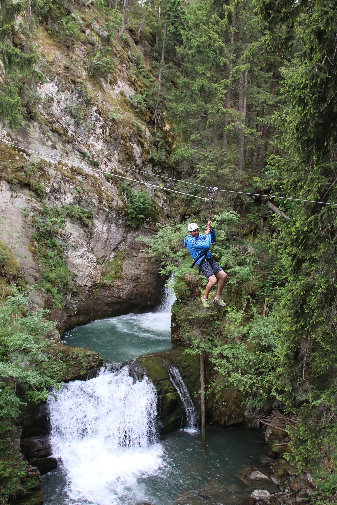 Sorvolare cascate con le zipline! Tarzaning in Val di Sole